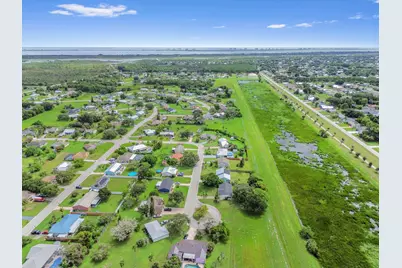 1549 SE South Balcourt, Port Saint Lucie, FL 34952 - Photo 17