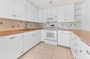 2523 25th Ln, Palm Beach Gardens, FL 33418 - Photo 7