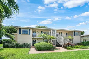 37 Stratford Ln W, Boynton Beach, FL 33436 - Photo 3