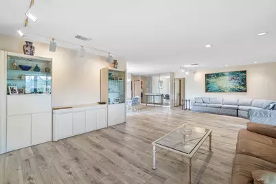 37 Stratford Lane W #D, Boynton Beach, FL 33436 - Photo 11