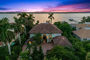 2362 NW Bay Colony Ct, Stuart, FL 34994 - Photo 1