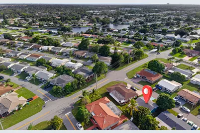 6102 NW 69th Avenue, Tamarac, FL 33321 - Photo 9