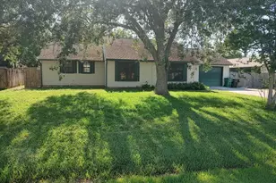 6105 Birch Dr, Fort Pierce, FL 34982 - Photo 1