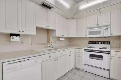 3002 Portofino Isle #M3, Coconut Creek, FL 33066 - Photo 3