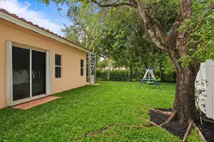 15298 SW 49th St, Davie, FL 33331 - Photo 7