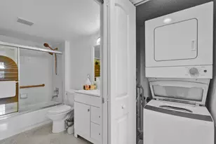 12750 SW 15th St, Pembroke Pines, FL 33027 - Photo 23