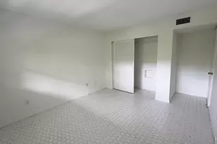 879 NE 195th St, Miami, FL 33179 - Photo 21
