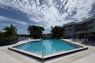 879 NE 195th St, Miami, FL 33179 - Photo 33