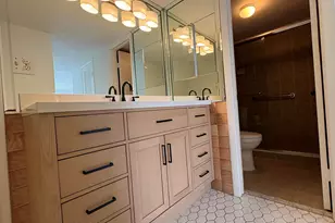 879 NE 195th St, Miami, FL 33179 - Photo 31