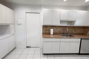 879 NE 195th St, Miami, FL 33179 - Photo 15