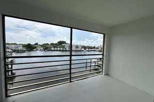309 Lake Cir, North Palm Beach, FL 33408 - Photo 1