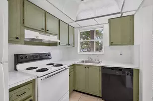 8100 Sunrise Lakes Blvd, Sunrise, FL 33322 - Photo 7
