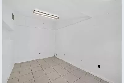 130 NE 51st Street, Oakland Park, FL 33334 - Photo 23