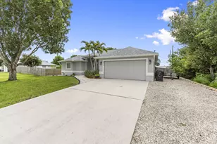 1974 SW Beauregard St, Port Saint Lucie, FL 34953 - Photo 5