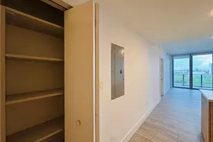 16385 Biscayne Blvd, North Miami Beach, FL 33160 - Photo 23