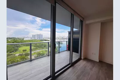 16385 Biscayne Boulevard #1204, North Miami Beach, FL 33160 - Photo 5