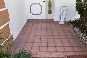1225 S Lakes End Dr, Fort Pierce, FL 34982 - Photo 3