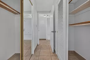 610 NE 12th Ave, Hallandale Beach, FL 33009 - Photo 17