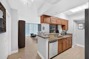 347 N New River Dr E, Fort Lauderdale, FL 33301 - Photo 15
