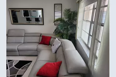 662 Burgundy N, Delray Beach, FL 33484 - Photo 9