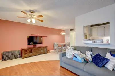 400 Village Green Circle W #314, Palm Springs, FL 33461 - Photo 9