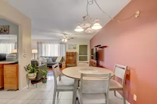 400 Village Green Cir W, Palm Springs, FL 33461 - Photo 13