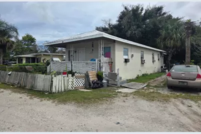 918 N 10th Street, Fort Pierce, FL 34950 - Photo 1