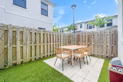 1622 SW 28th Court, Fort Lauderdale, FL 33315 - Photo 23