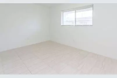 320 SW 10th Terrace, Hallandale Beach, FL 33009 - Photo 9