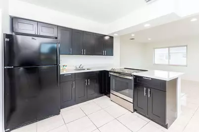 320 SW 10th Terrace, Hallandale Beach, FL 33009 - Photo 3