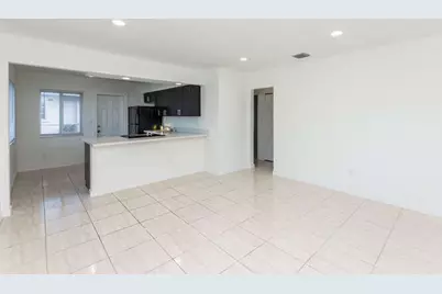 320 SW 10th Terrace, Hallandale Beach, FL 33009 - Photo 5