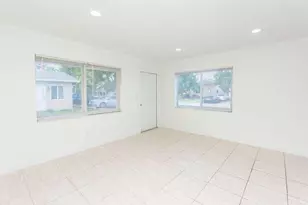 320 SW 10th Terrace, Hallandale Beach, FL 33009 - Photo 21