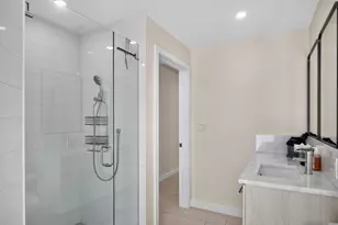 2681 NE 16th St, Pompano Beach, FL 33062 - Photo 25