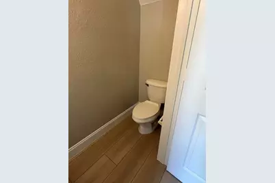8884 N Isles Circle, Tamarac, FL 33321 - Photo 9