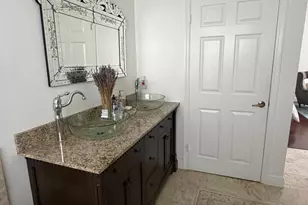 1101 Wilshire Cir E, Pembroke Pines, FL 33027 - Photo 25