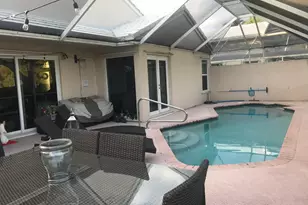 1101 Wilshire Cir E, Pembroke Pines, FL 33027 - Photo 41