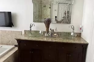 1101 Wilshire Cir E, Pembroke Pines, FL 33027 - Photo 21