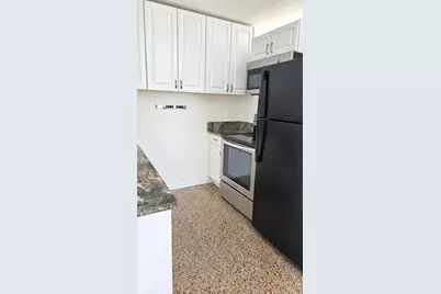 330 W 29th Street W, Riviera Beach, FL 33404 - Photo 5