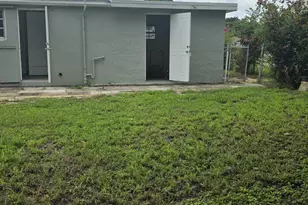 330 W 29th Street W, Riviera Beach, FL 33404 - Photo 9