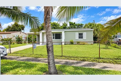 330 W 29th Street W, Riviera Beach, FL 33404 - Photo 1