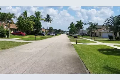 788 Ryanwood Drive, West Palm Beach, FL 33413 - Photo 3