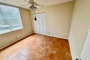9450 Poinciana Pl, Davie, FL 33324 - Photo 17