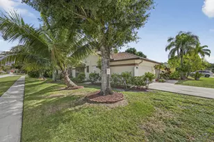 798 Blueberry Dr, Wellington, FL 33414 - Photo 5