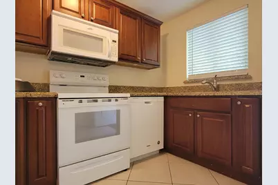 1727 Jimmy Buffett Mem Highway #107, Vero Beach, FL 32963 - Photo 5