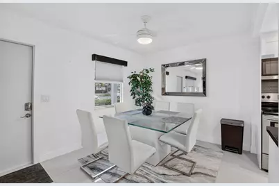 1061 Exeter D, Boca Raton, FL 33434 - Photo 5