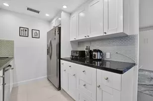 1061 Exeter D, Boca Raton, FL 33434 - Photo 11