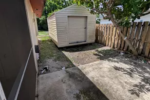 8599 Crater Terrace, West Palm Beach, FL 33403 - Photo 19