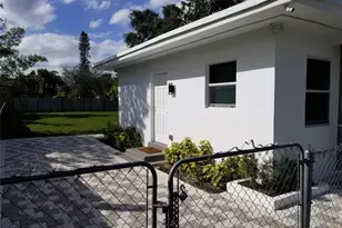 4217 SW 61st Ave, Davie, FL 33314 - Photo 9