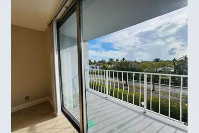 500 Executive Center Drive #4A, West Palm Beach, FL 33401 - Photo 5