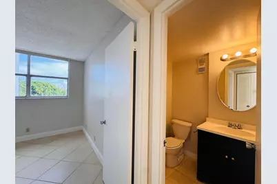 500 Executive Center Drive #4A, West Palm Beach, FL 33401 - Photo 23